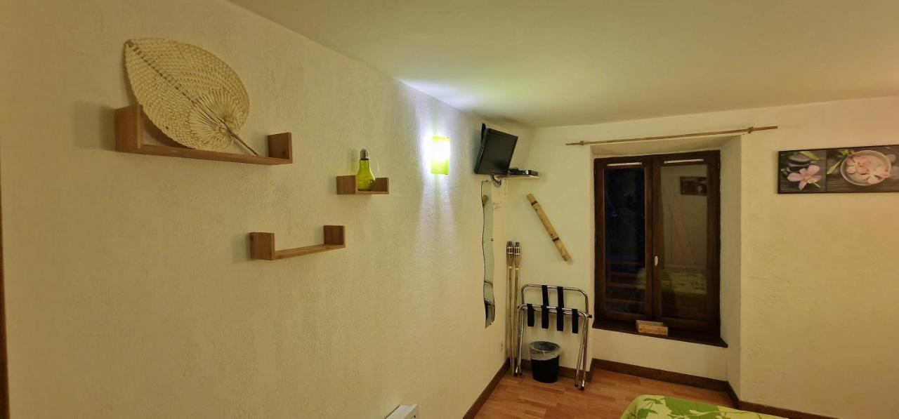 Chambres D'Hotes Les Lits Des Fees Сен-Флорет Экстерьер фото