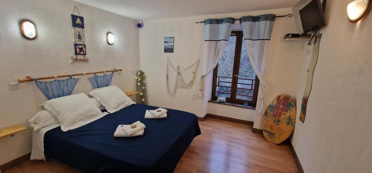 Chambres D'Hotes Les Lits Des Fees Сен-Флорет Экстерьер фото
