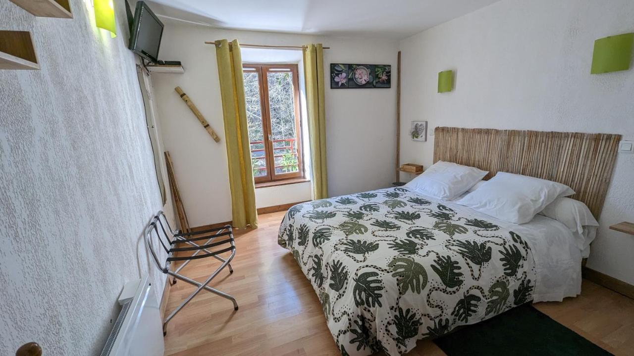Chambres D'Hotes Les Lits Des Fees Сен-Флорет Экстерьер фото